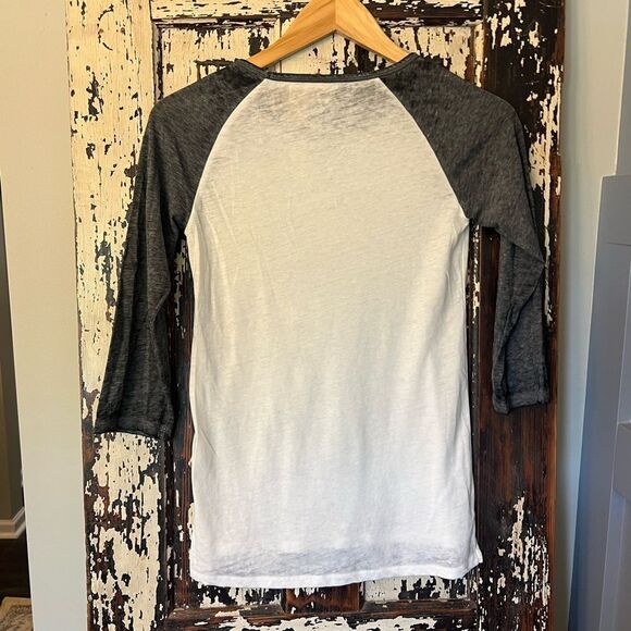 Woodsy Owl If Not You Hoo? Gray and White Raglan Sleeve Shirt size Medium. NWOT - Picture 2 of 6